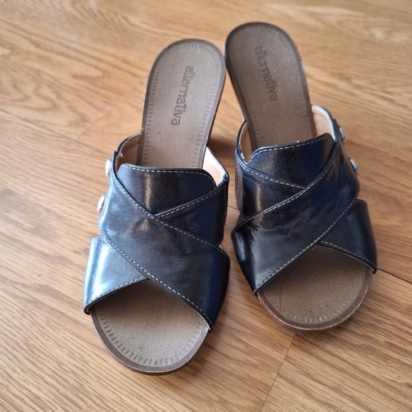 Alternativa Italian leather sandals NWOT - Picture 1 of 7